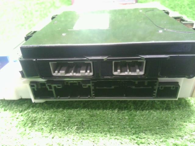 キャロル コントロールユニット DBA-HB36S