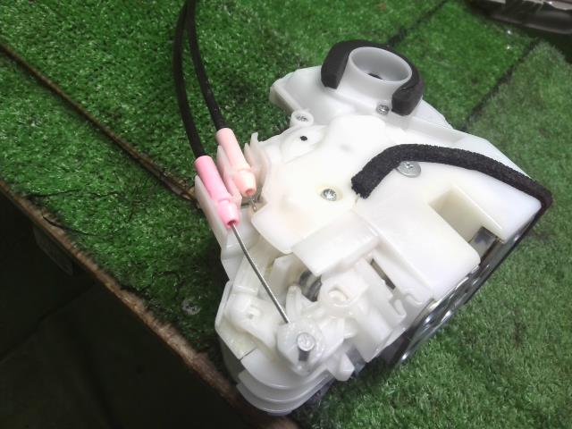 エブリィ 右Ｆドアロックソレノイド EBD-DA17V 82201-64P00