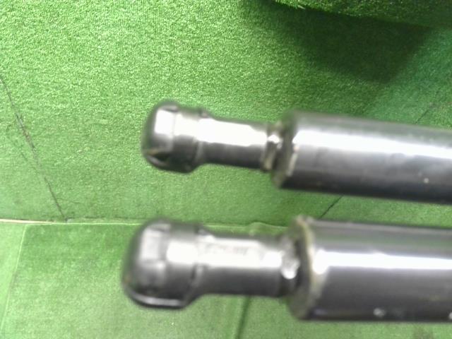 エブリィ バックドアダンパー EBD-DA17V 81850-64P00,81860-64P00