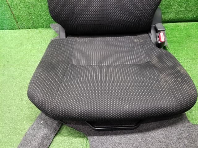 ピクシス ドライバーシート EBD-S331M 71430-B5320-C0