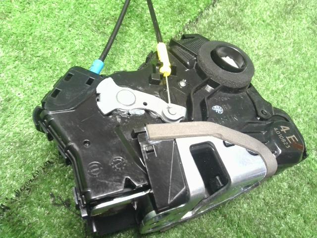 フォレスター 右Ｆドアロックソレノイド DBA-SJG 61032SG020