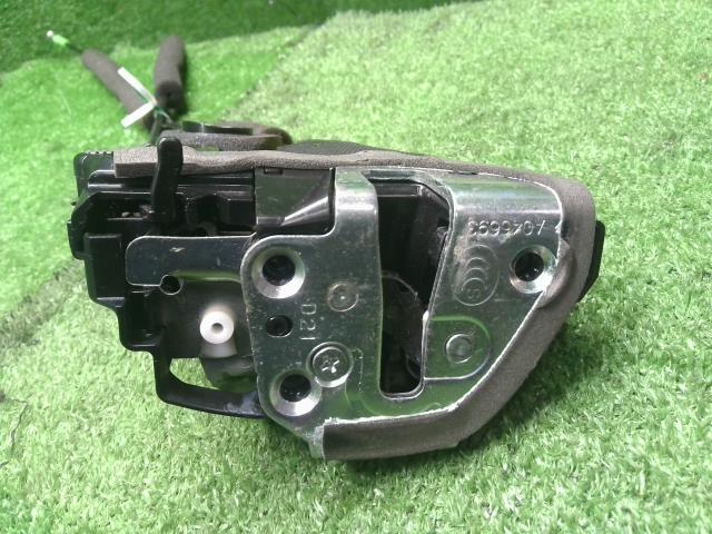 フォレスター 右Ｒドアロックソレノイド DBA-SJG 61035SG000