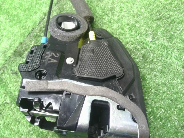 フォレスター 右Ｒドアロックソレノイド DBA-SJG 61035SG000