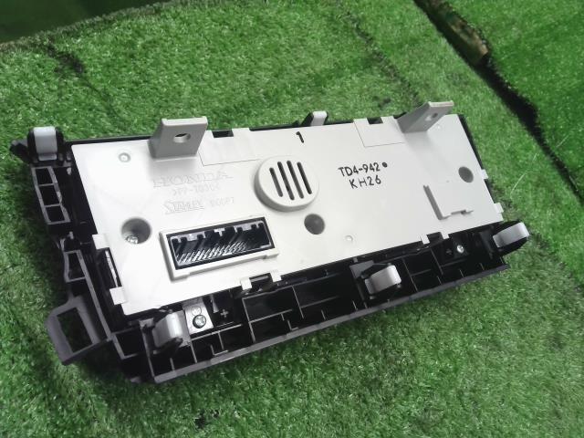 シャトル Ａ／Ｃスイッチパネル 6AA-GP7 79601-TD4-941ZA