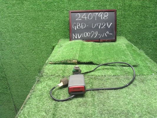 NV100クリッパー ドライバーシートベルト GBD-U72V