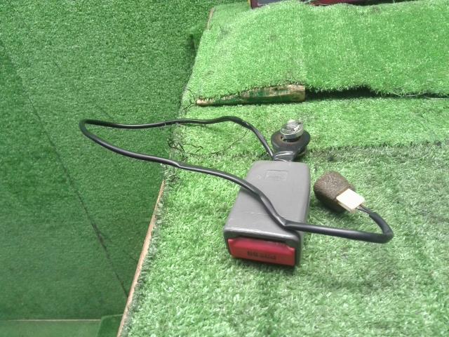NV100クリッパー ドライバーシートベルト GBD-U72V