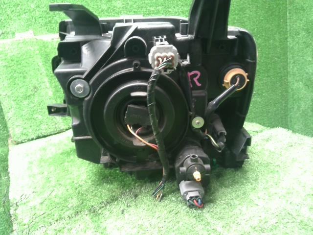 ｅＫワゴン 右ヘッドランプＡＳＳＹ DBA-H82W 8301A602