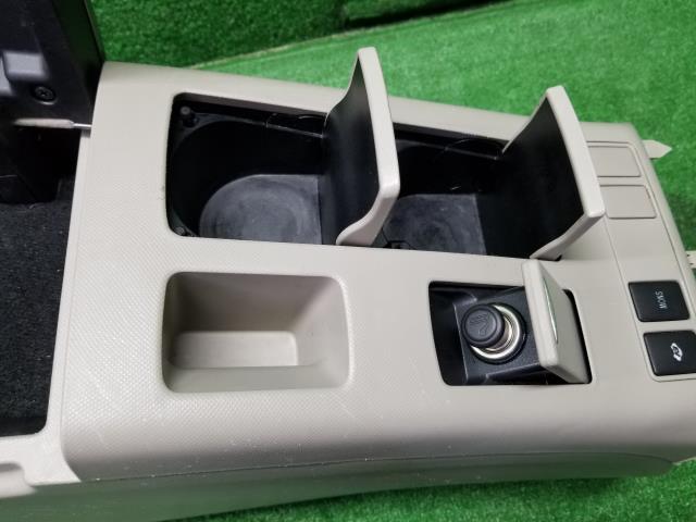 エスティマ コンソールボックス DAA-AHR20W 58810-28520-E0