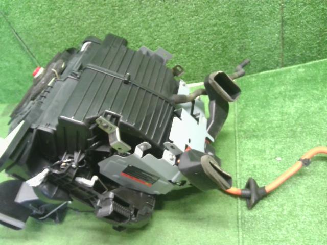 リーフ カーヒーター ZAA-ZE1 27210-5SK7A