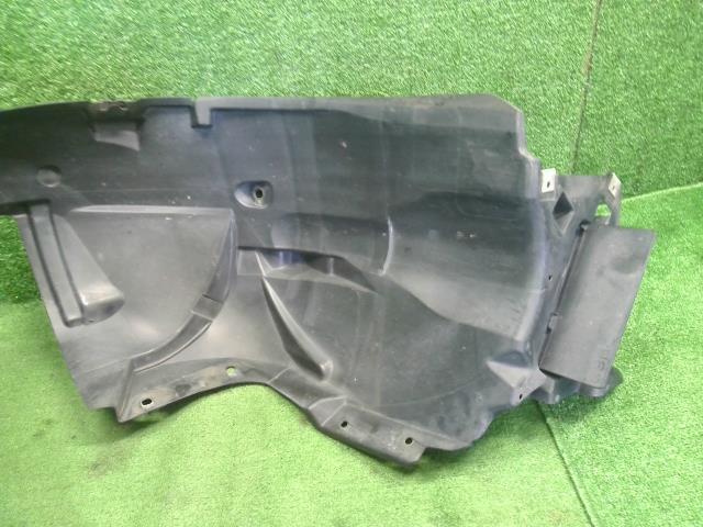 セレナ 右Ｆインナーフェンダー DAA-GNC27 63842-5TA0A