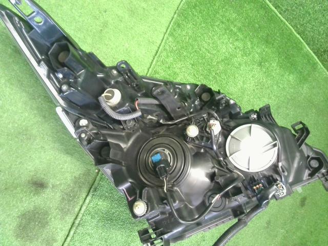 セレナ 左ヘッドランプＡＳＳＹ DAA-GNC27 26060-5TA0C