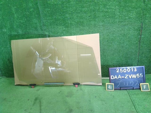プリウス 右Ｆドアガラス DAA-ZVW55 68101-47210