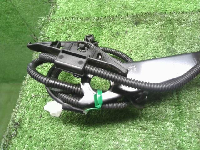 ラクティス ドライバーシートベルト DBA-NCP120 73230-52550-C0