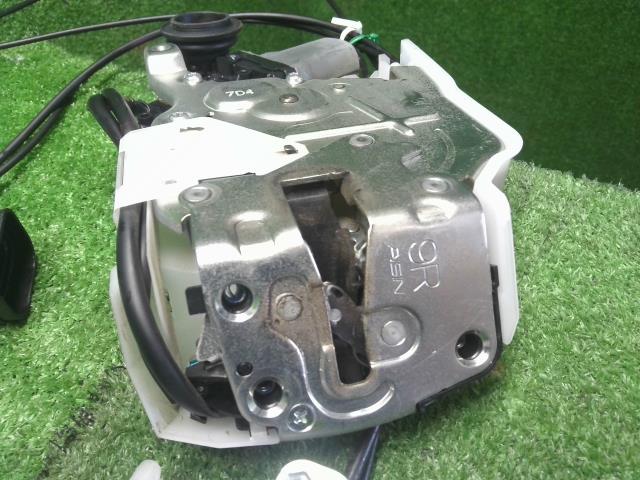デイズルークス 右Ｒドアロックソレノイド DBA-B21A 82503-6A01J