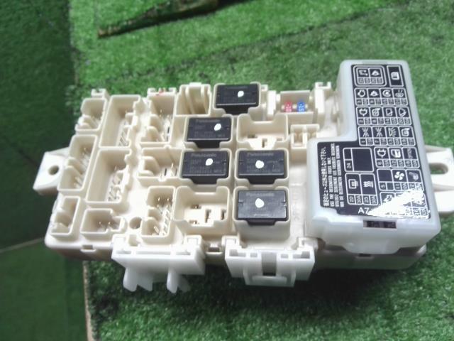 デイズルークス ヒューズボックス DBA-B21A 24352-6A01B