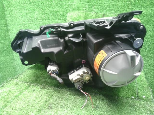 86 右ヘッドランプＡＳＳＹ DBA-ZN6 SU003-02548