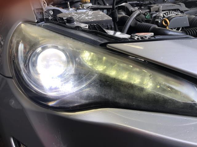 86 右ヘッドランプＡＳＳＹ DBA-ZN6 SU003-02548
