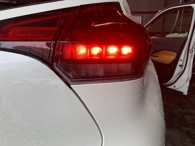【中古】キックス 6AA-P15 右テールランプ 26550-5RY0A 自社品番250038 XDN