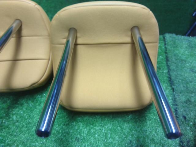 キックス ヘッドレスト