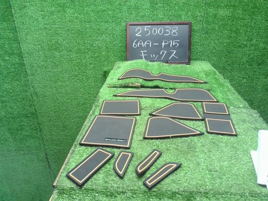 キックス 内装部品