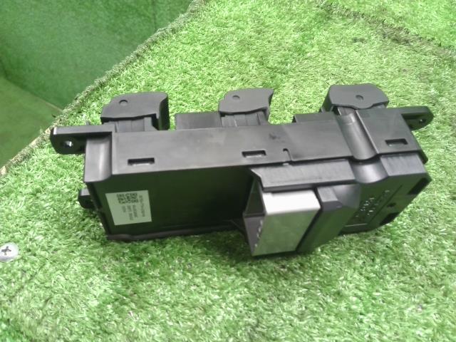 Ｎ－ＢＯＸ パワーウインドウスイッチ DBA-JF3 35750-TTA-J01