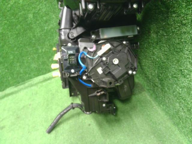 Ｎ－ＢＯＸ カーヒーター DBA-JF3 79106-TTA-952