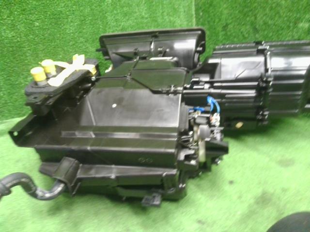 Ｎ－ＢＯＸ カーヒーター DBA-JF3 79106-TTA-952