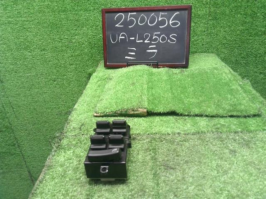 ミラ パワーウインドウスイッチ UA-L250S 84802-B2040-030