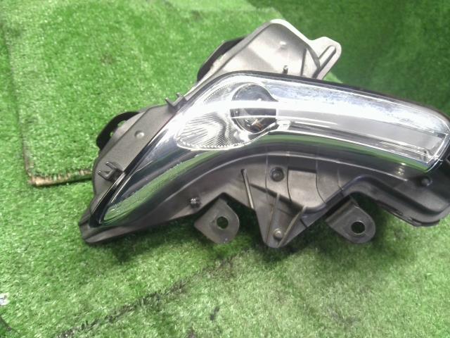 レクサス LS 左フォグランプ DBA-USF40 81220-50100