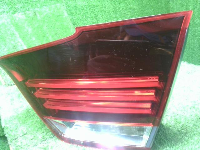 レクサス LS 右テールランプ DBA-USF40 81581-50210