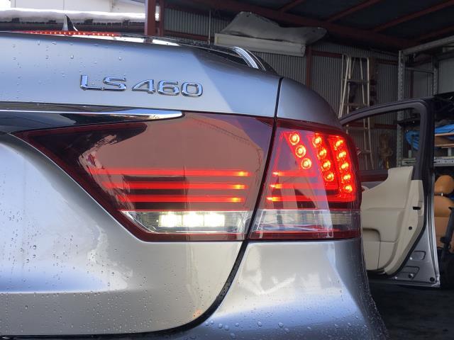 レクサス LS 右テールランプ DBA-USF40 81581-50210