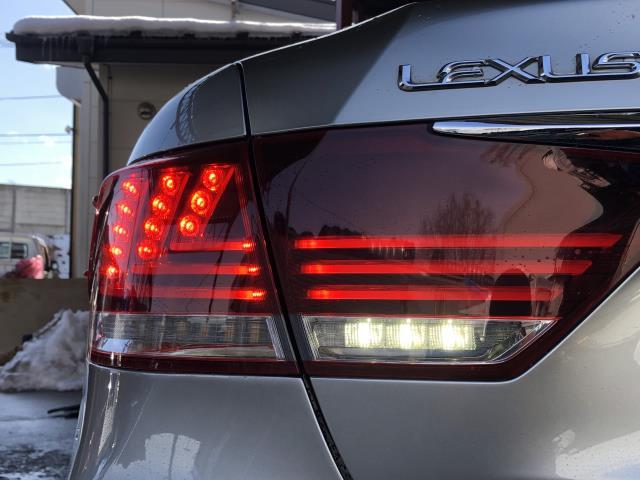 レクサス LS 左テールランプ DBA-USF40 81591-50210