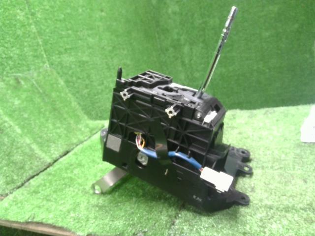 レクサス LS シフトレバー DBA-USF40 33550-50570