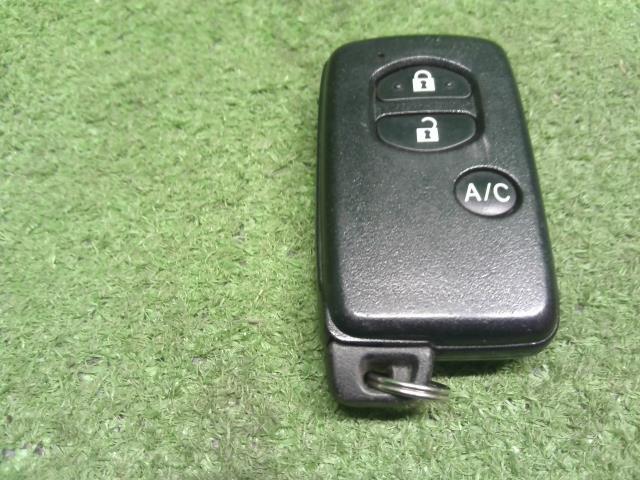 プリウス キーレスリモコン DAA-ZVW30 89904-47160