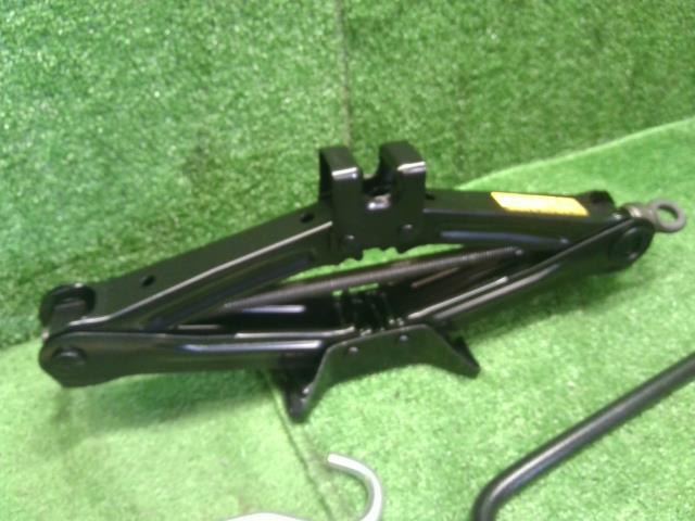 プリウス 車載工具 DAA-ZVW30 09111-33030