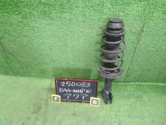 アクア 右Ｆストラット DAA-NHP10 48510-52M30