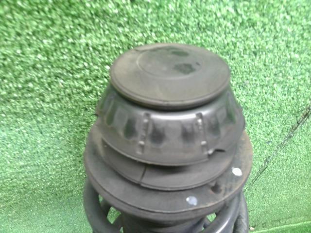 アクア 右Ｆストラット DAA-NHP10 48510-52M30