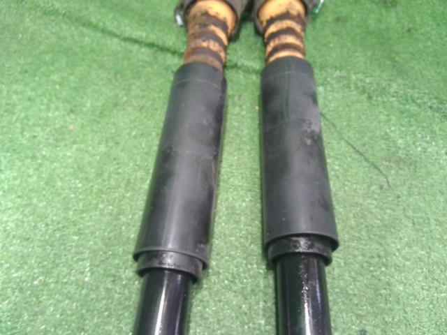 ベリーサ Ｒストラット・アブソーバーセット DBA-DC5W D462-28-70X