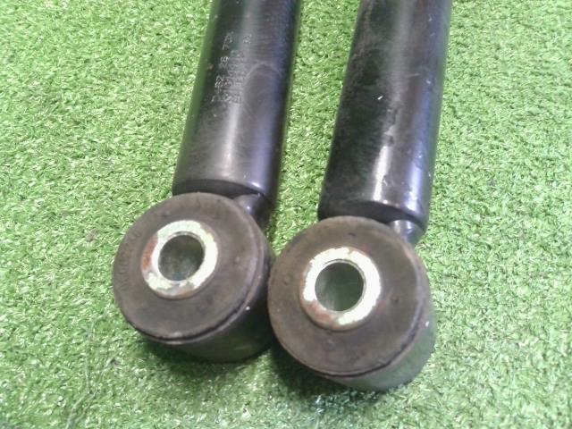 ベリーサ Ｒストラット・アブソーバーセット DBA-DC5W D462-28-70X