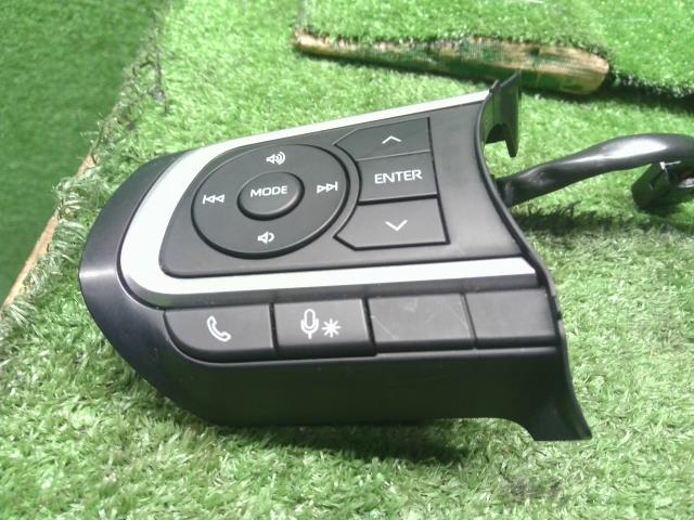 タント スイッチ 6BA-LA660S 84250-B2250-C2