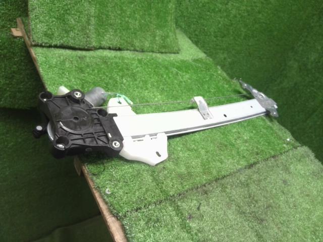 フォレスター 右Ｒドアレギュレータ・モーター 5BA-SK9 61042SJ020