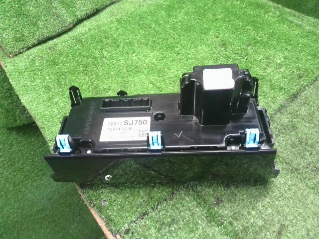 フォレスター Ａ／Ｃスイッチパネル 5BA-SK9