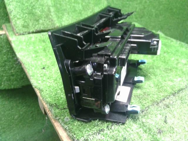 フォレスター Ａ／Ｃスイッチパネル 5BA-SK9