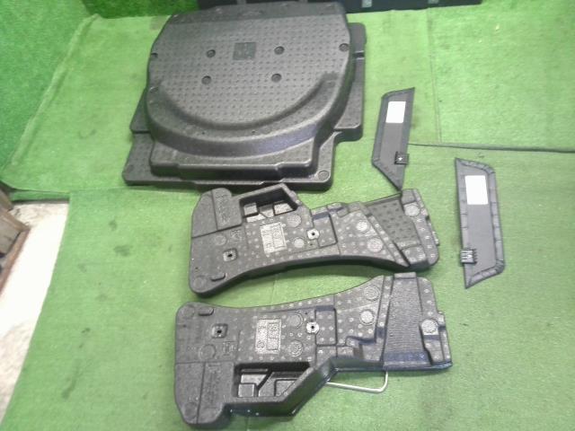 フォレスター Ｒボード・トノカバー 5BA-SK9