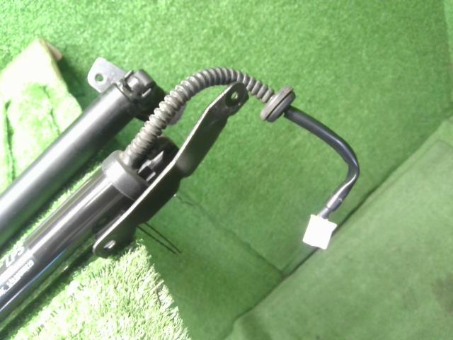フォレスター バックドアダンパー 5BA-SK9 63269SJ010