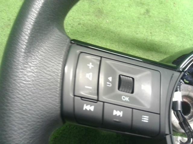 ノート ステアリングホイール 6AA-E13
