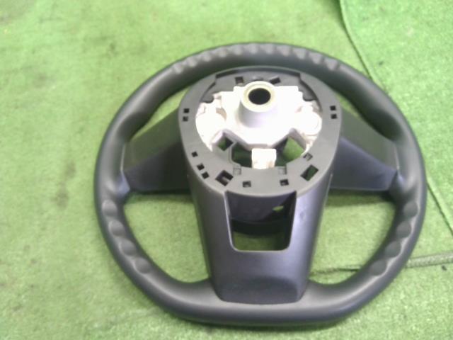 ノート ステアリングホイール 6AA-E13