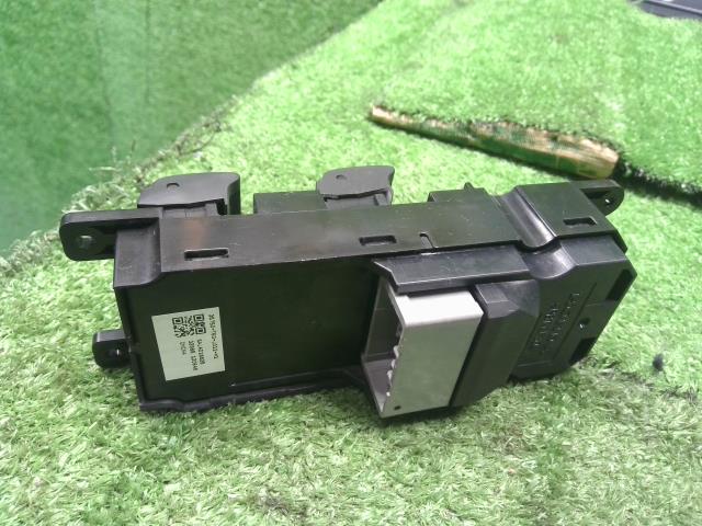 Ｎ－ＷＧＮ パワーウインドウスイッチ DBA-JH1 35750-T6G-J01