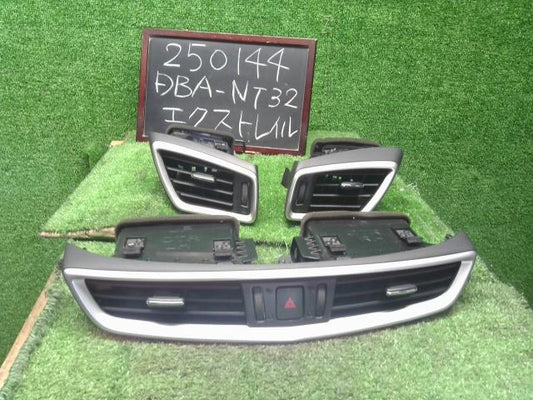 エクストレイル 内装部品 DBA-NT32 68750-4CE0A