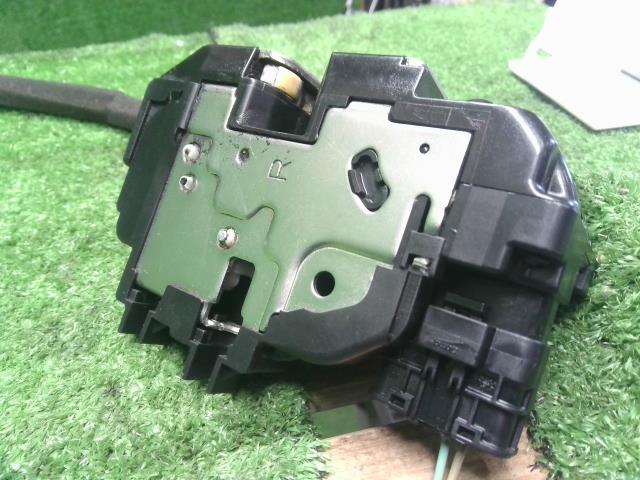 キューブ トランク・バックドアロックソレノイド DBA-Z12 90500-1FA0B
